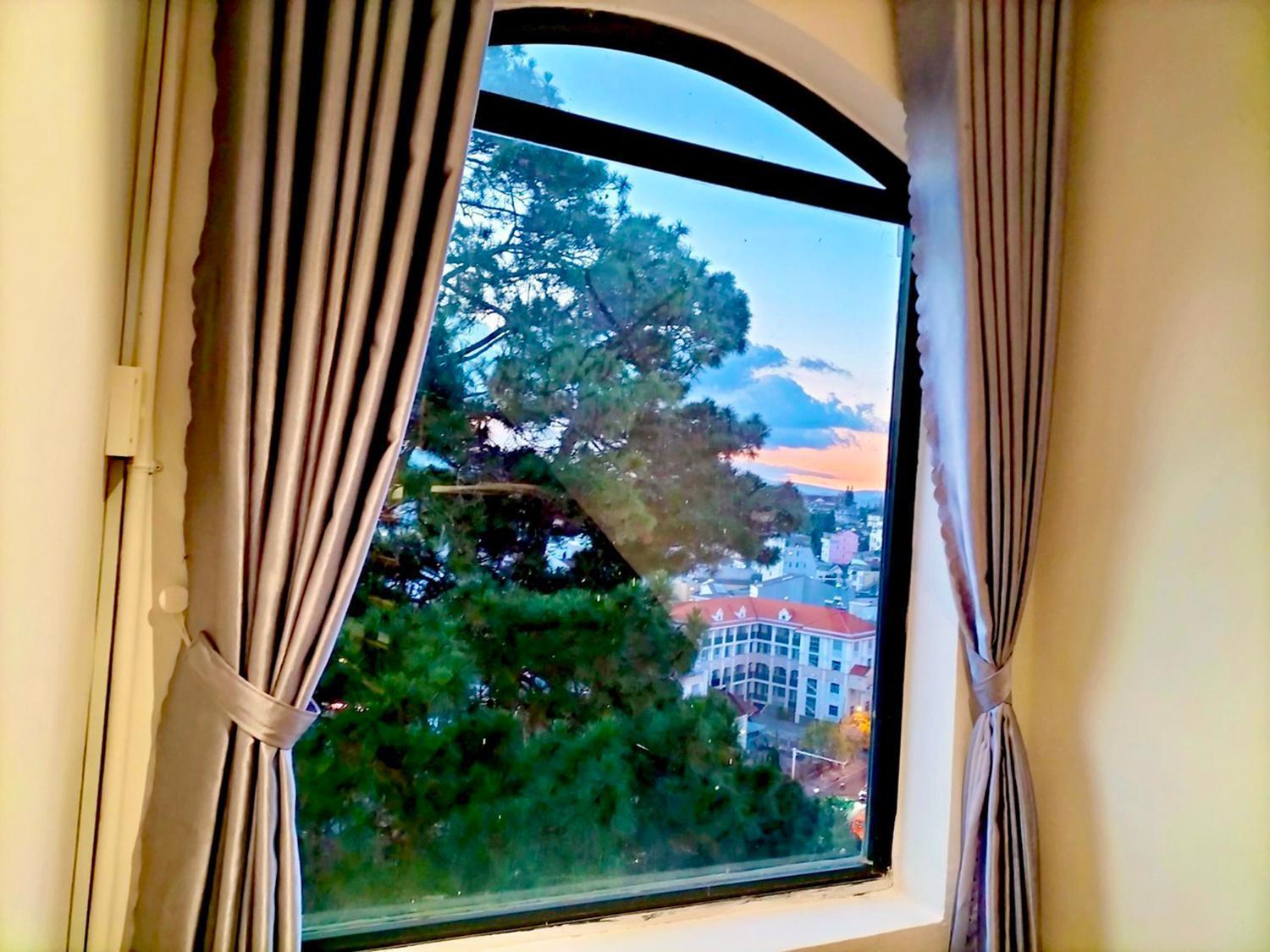 Torino Hotel Dalat Esterno foto